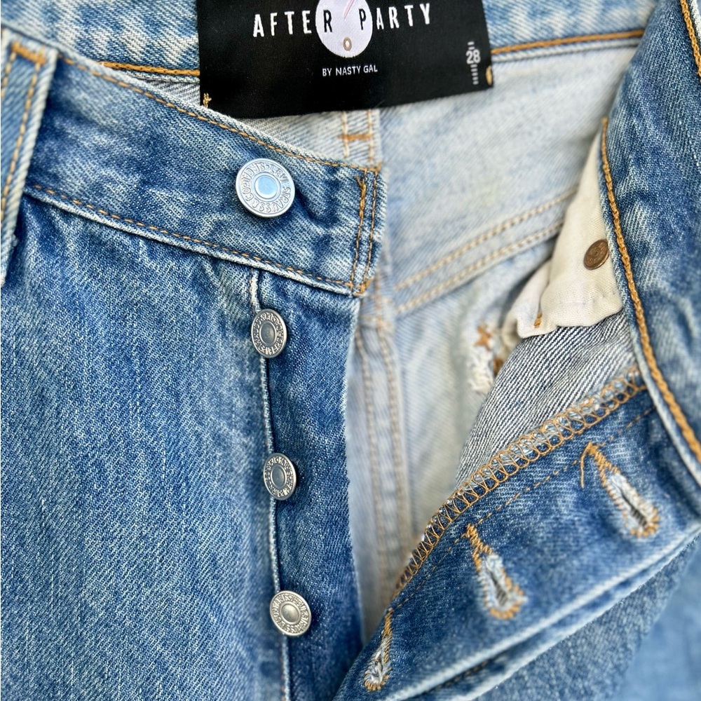 Levi’s Reworked Womens Jeans - Picture 5 of 5